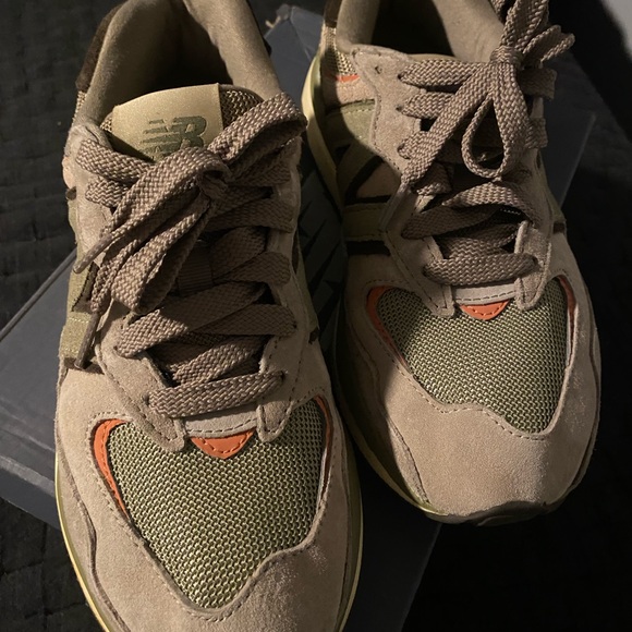 New balance sneakers! Mens size 6 or women’s 7.5. In great condition. - Picture 3 of 6